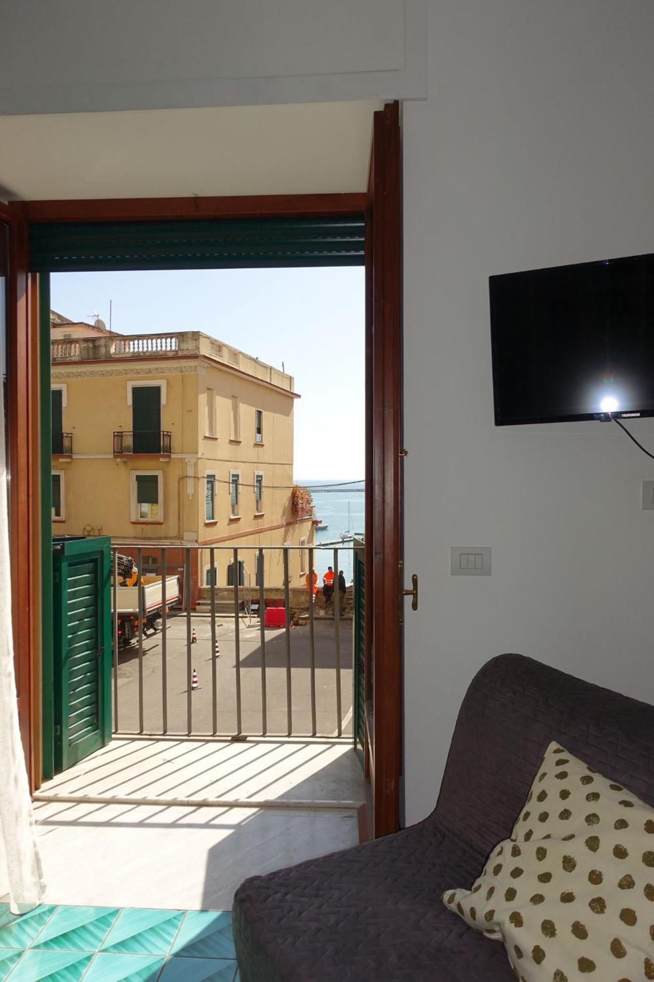 Ninina Boutique Suites Salerno Exterior photo