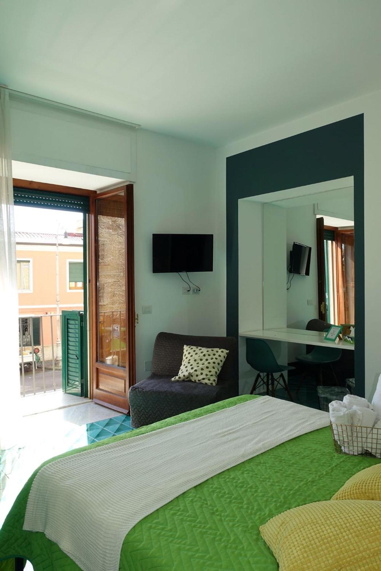 Ninina Boutique Suites Salerno Exterior photo