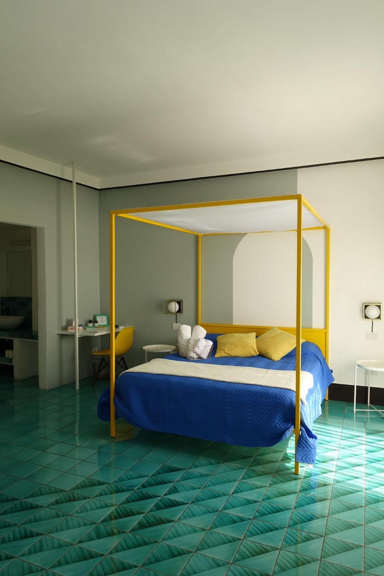 Ninina Boutique Suites Salerno Exterior photo