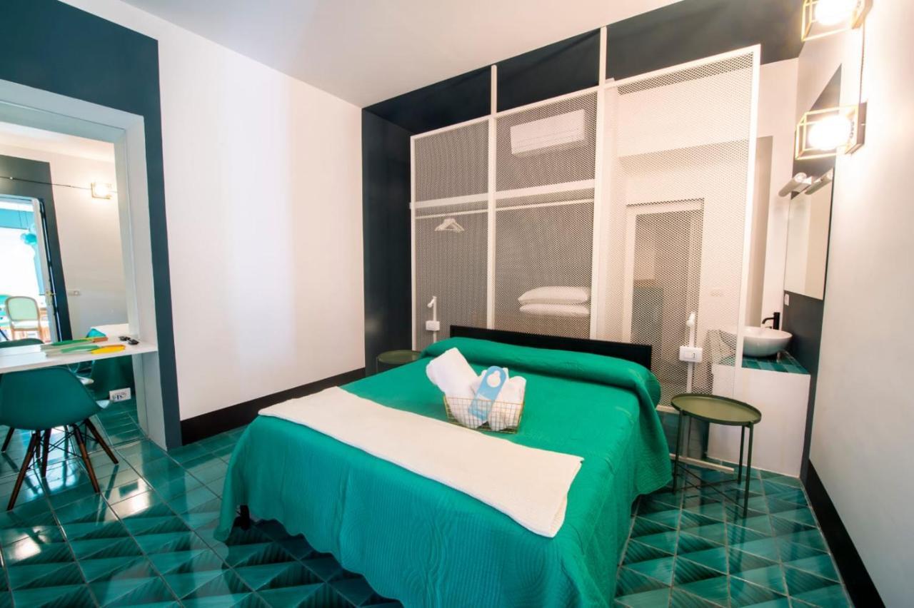 Ninina Boutique Suites Salerno Exterior photo