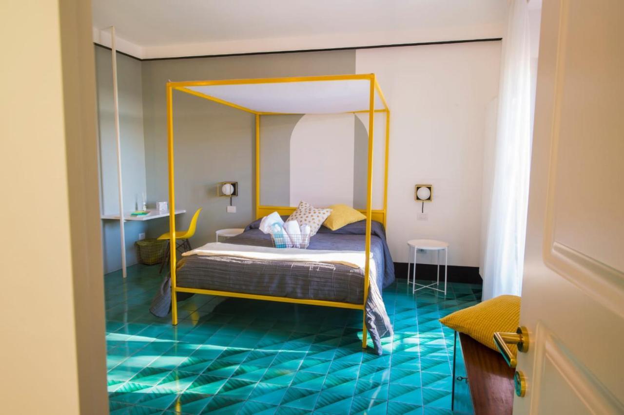 Ninina Boutique Suites Salerno Exterior photo