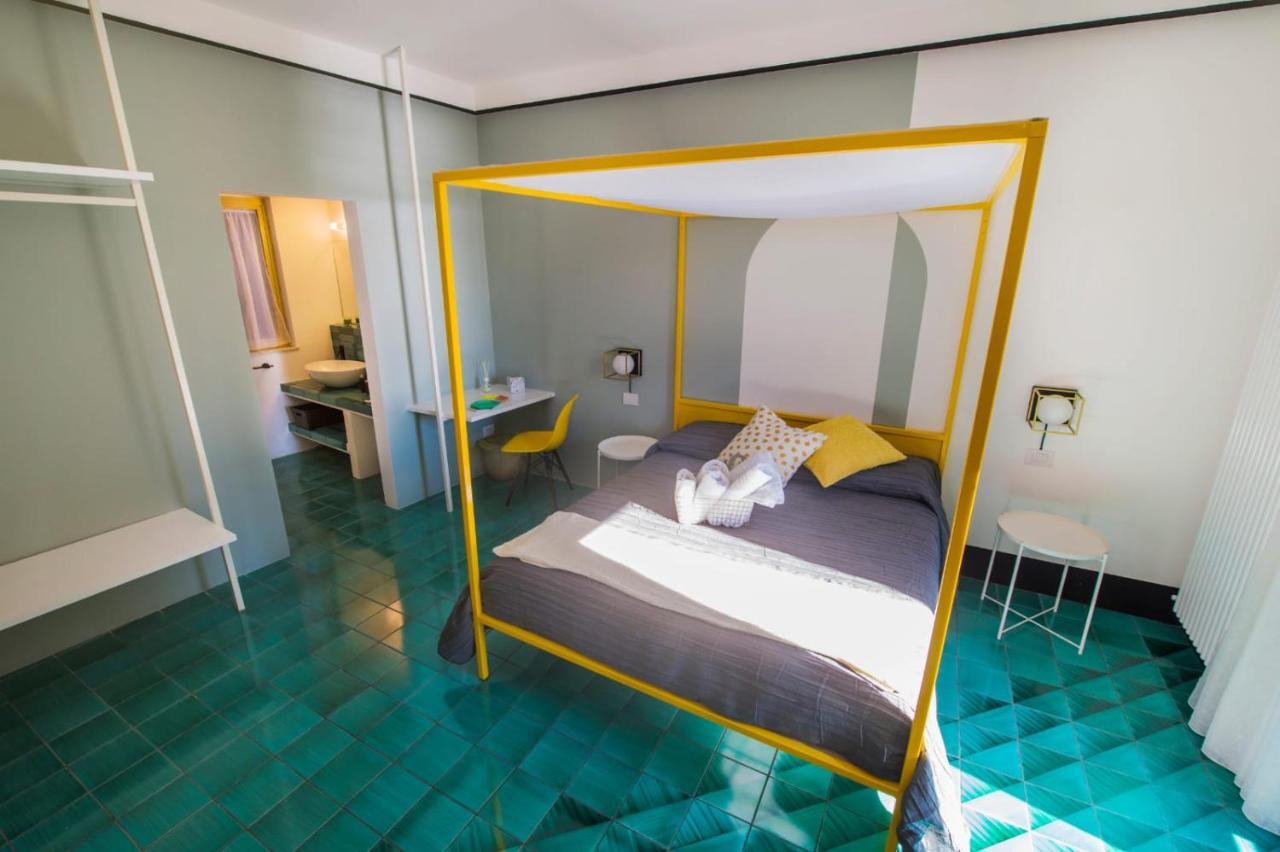 Ninina Boutique Suites Salerno Exterior photo